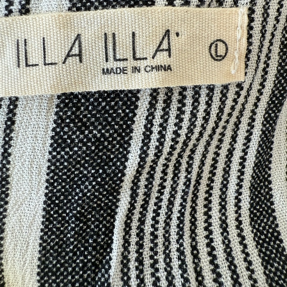 ILLA ILLA 100% Rayon Boho Chic Monochrome Striped Flowy Jumpsuit - Picture 6 of 8